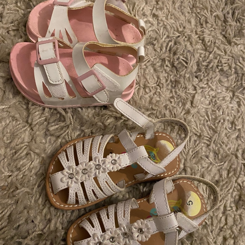 Infants sandals pink and white